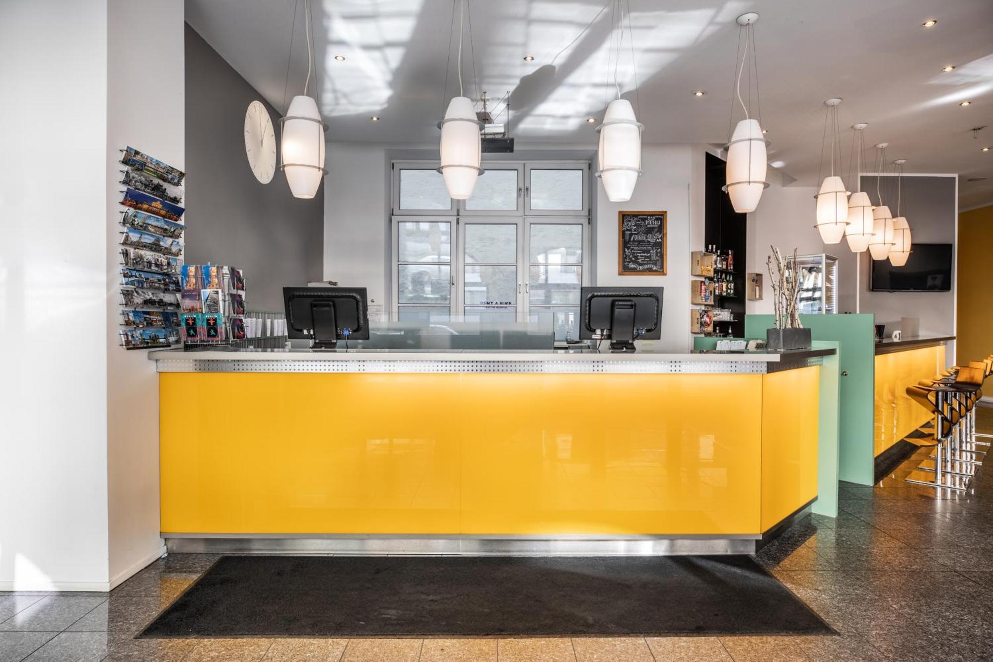 Garner - Checkpoint Charlie By Ihg Berlin