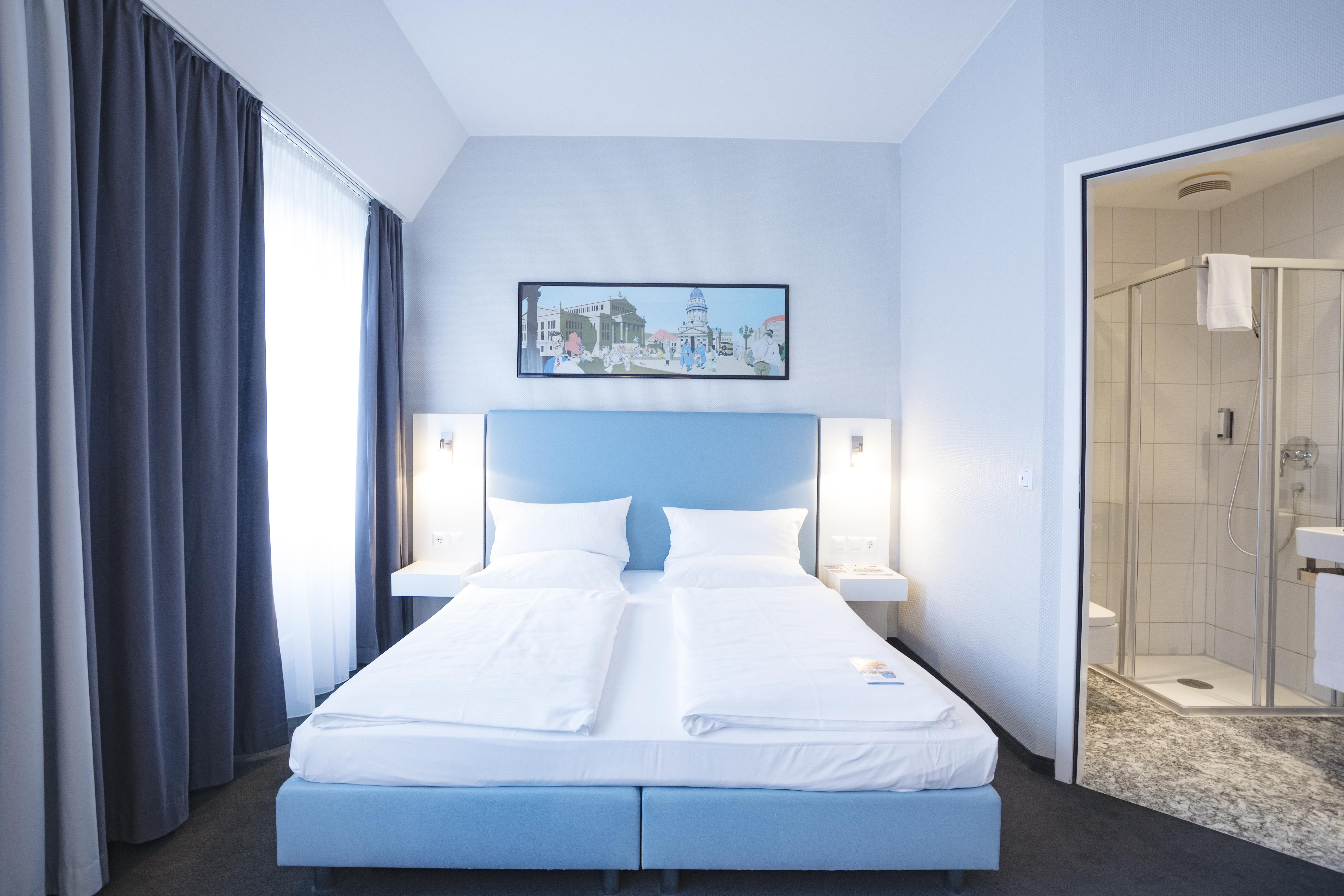 Hotel Select Checkpoint Charlie 4*