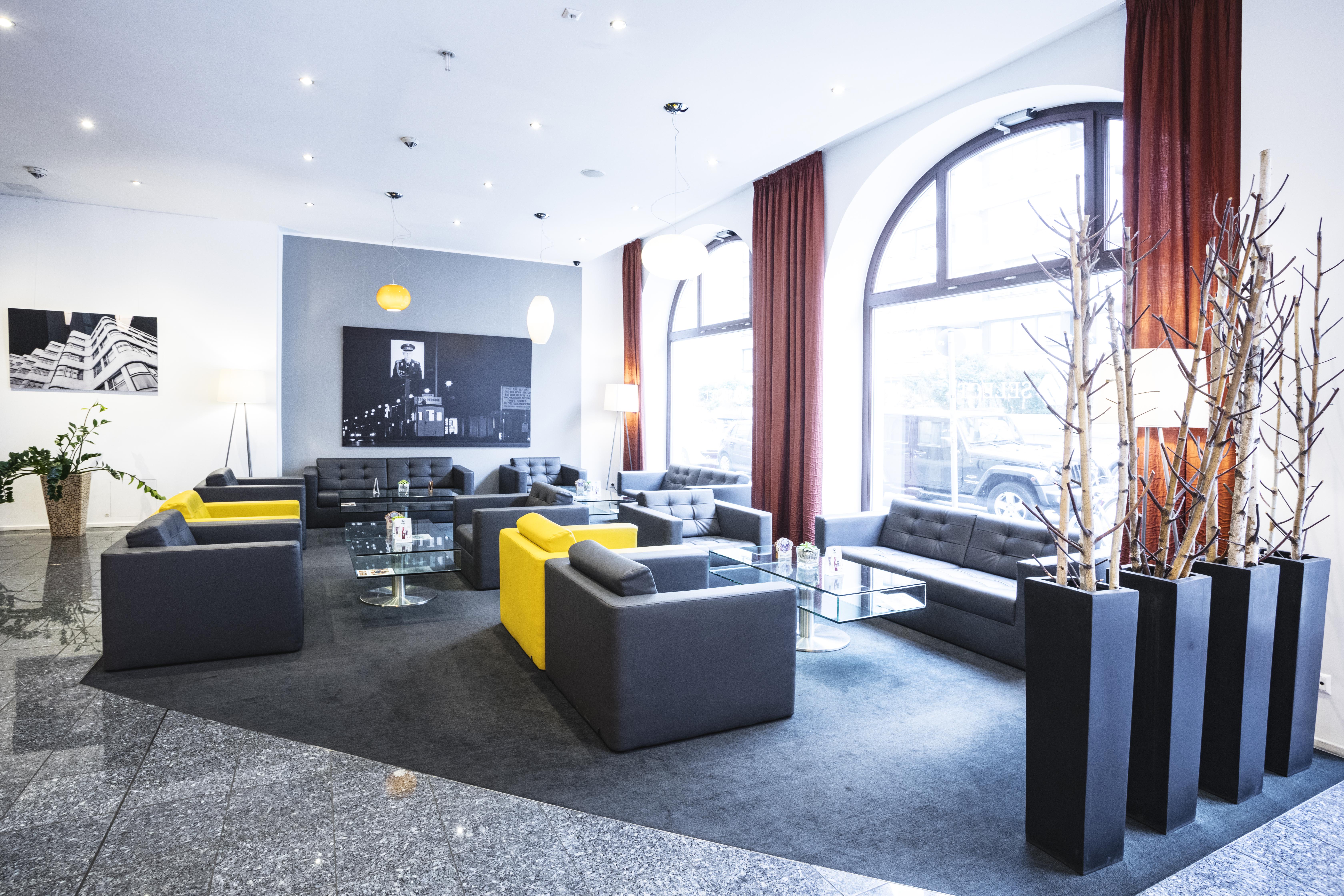 Hotel Select Checkpoint Charlie 4*