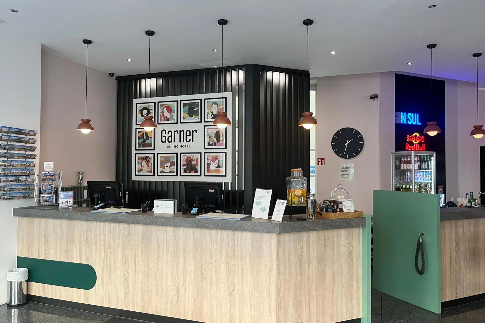 Select Checkpoint Charlie Hotel 4*