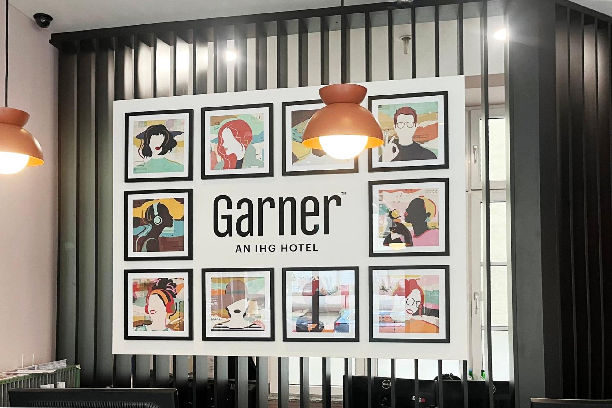 Hotel Select Checkpoint Charlie 4*